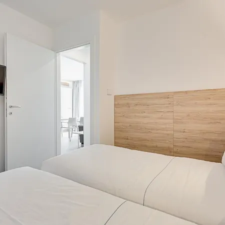 Cavalluccio Marino Aparthotel 4*